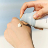 ضد آفتاب سنتلا کرمی بیرنگ SPF50 اصلی کره جنوبی
